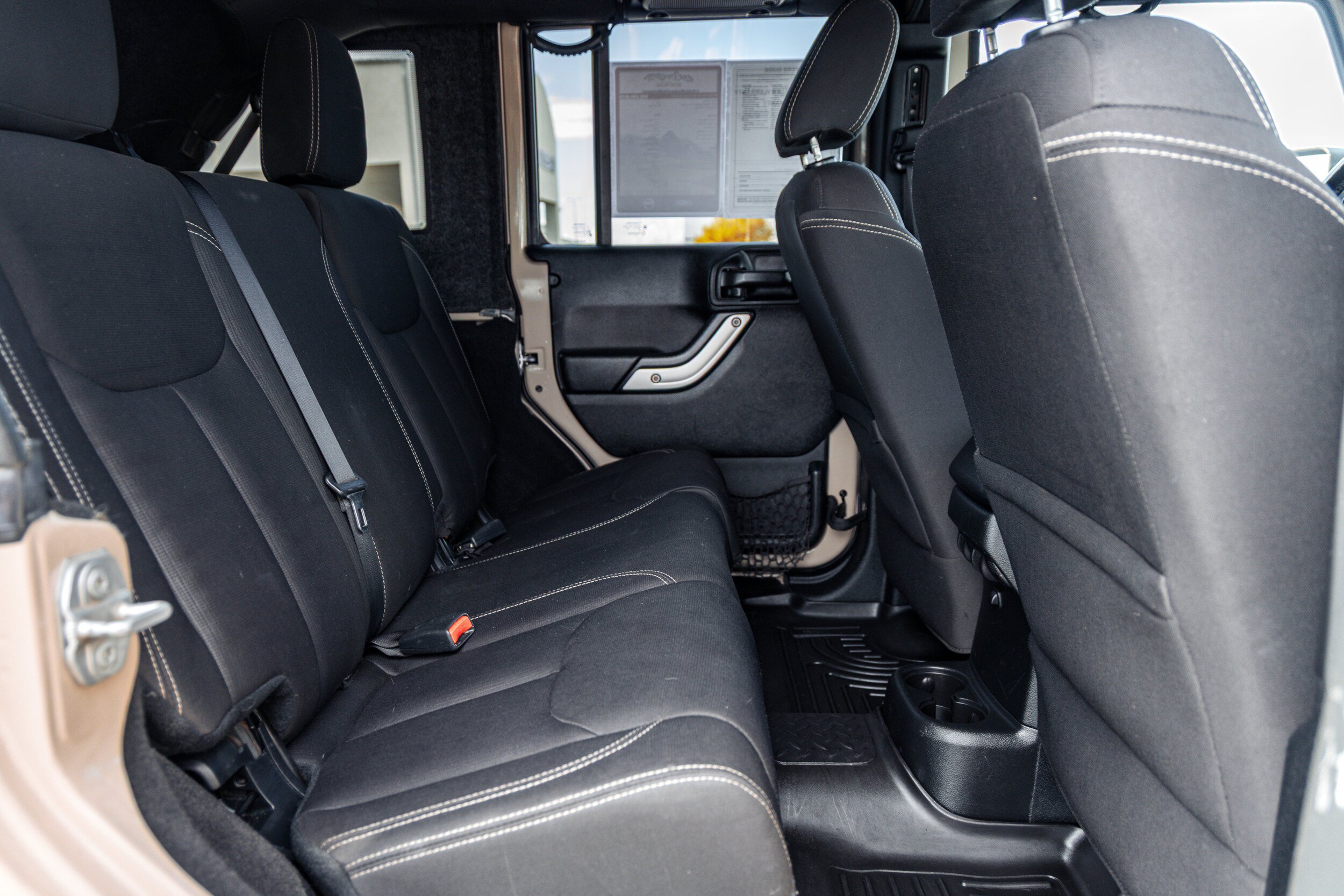 Used 2016 Jeep Wrangler Unlimited Rubicon AWD/4WD image 11