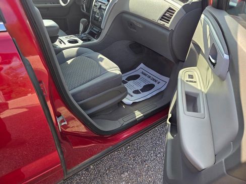Used 2012 Chevrolet Traverse LT image 15