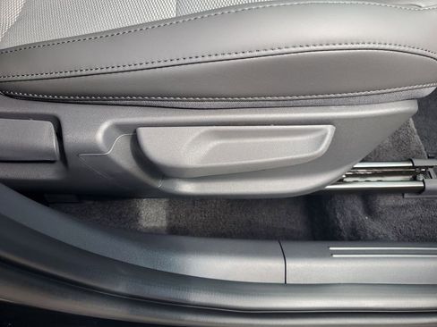 New 2025 Kia Niro EX Touring FWD image 9