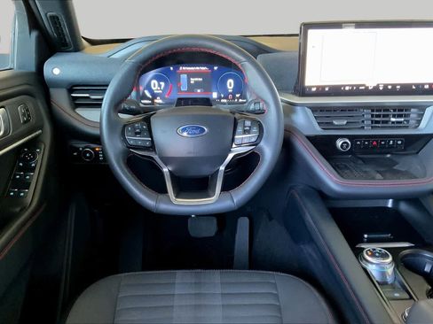 Used 2025 Ford Explorer ST-Line w/ Premium Package RWD image 6