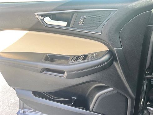 Certified 2024 Ford Edge SE w/ Black Appearance Package image 18