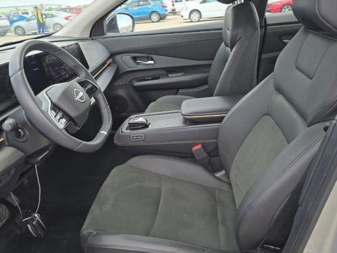 Used 2023 Nissan Ariya AWD image 5