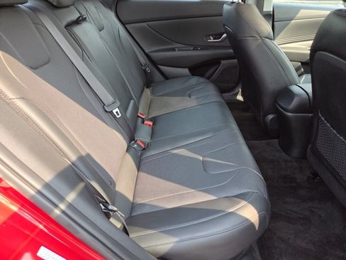 Used 2022 Hyundai Elantra Limited FWD image 27