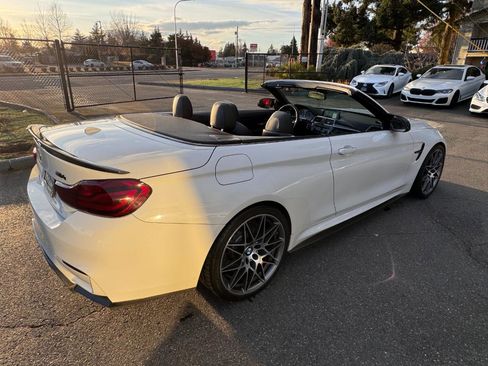 Used 2018 BMW M4 Convertible image 9
