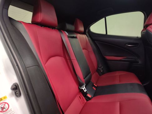 Used 2019 Lexus UX 200 image 28