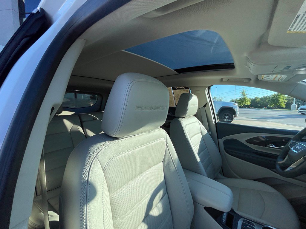 Used 2024 GMC Terrain Denali w/ Denali Premium Package AWD/4WD image 29