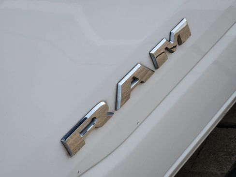 Used 2023 RAM 1500 Laramie AWD/4WD image 18