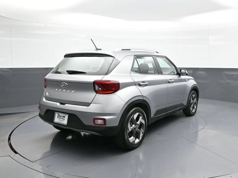 Certified 2024 Hyundai Venue SEL FWD image 6
