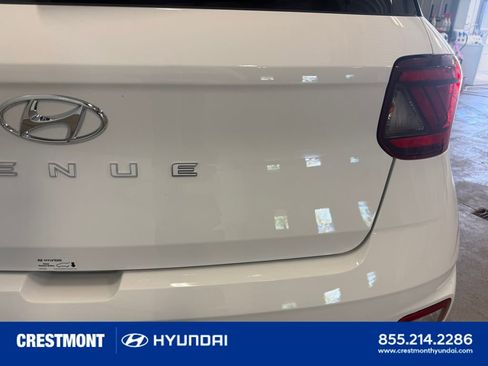 Used 2026 Hyundai Venue SEL FWD image 19