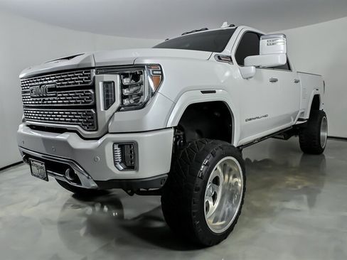 Used 2020 GMC Sierra 2500 Denali w/ Denali Ultimate Package AWD/4WD image 6