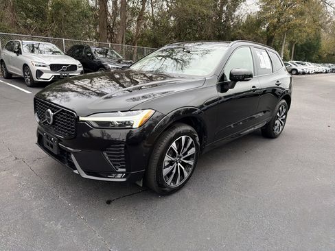 Certified 2025 Volvo XC60 B5 Plus image 5