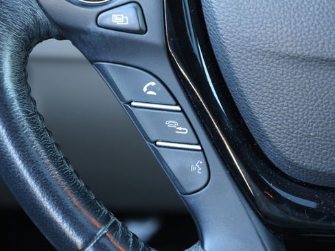 Used 2017 Honda Pilot Touring image 21