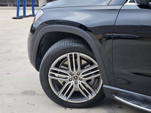 Certified 2026 Mercedes-Benz GLS 450 4MATIC image 5