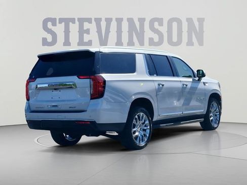Used 2022 GMC Yukon XL SLT w/ SLT Luxury Package AWD/4WD image 5