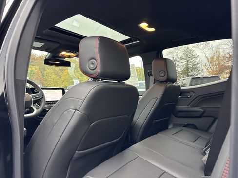 New 2026 Chevrolet Colorado Z71 w/ Technology Package image 30