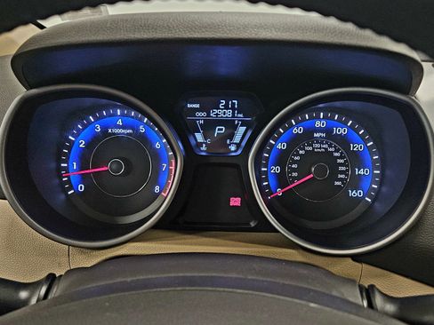 Used 2012 Hyundai Elantra Limited image 35