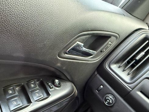 Used 2016 GMC Canyon SLE w/ SLE Convenience Package RWD image 10