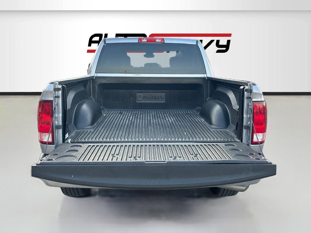 Used 2023 RAM 1500 Classic SLT AWD/4WD image 23