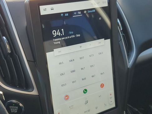 Used 2024 Ford Edge SEL w/ Convenience Package image 17