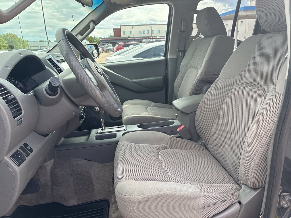 Used 2012 Nissan Frontier SV AWD/4WD image 10