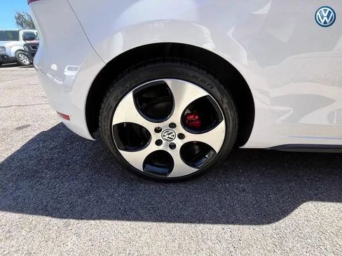 Used 2011 Volkswagen Golf 2-Door FWD image 18