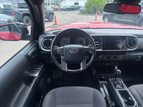 Used 2019 Toyota Tacoma TRD Sport w/ Technology Package AWD/4WD image 13