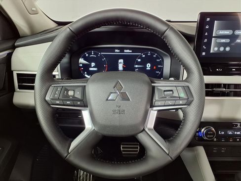 New 2026 Mitsubishi Outlander SEL image 24