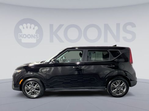Used 2021 Kia Soul S image 1