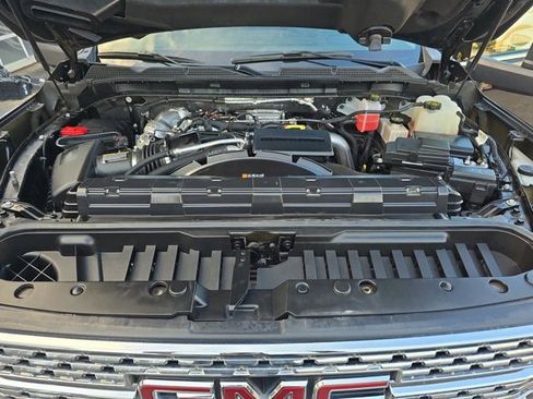 Used 2023 GMC Sierra 2500 Denali w/ Denali Ultimate Package image 32