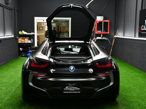 Used 2016 BMW i8 image 40