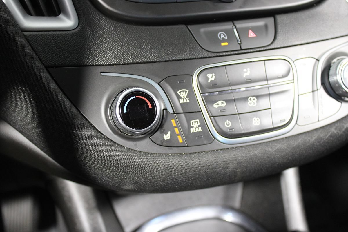 Used 2023 Chevrolet Malibu LT FWD image 18