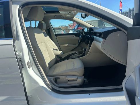 Used 2020 Volkswagen Passat 2.0T SE image 9