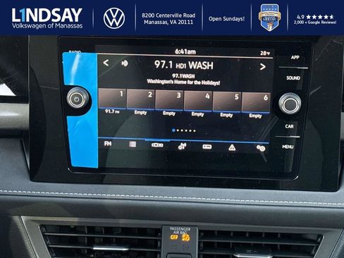 New 2026 Volkswagen Taos SE image 12