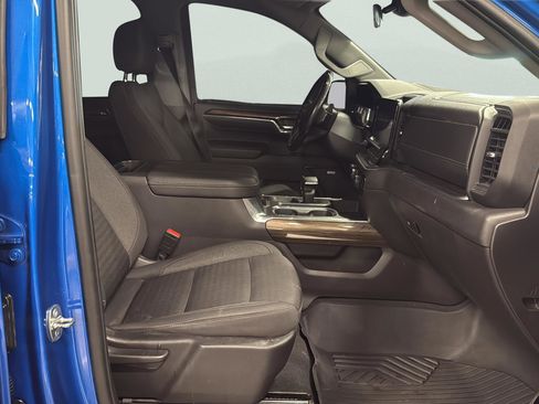 Used 2023 Chevrolet Silverado 1500 LT Trail Boss w/ Convenience Package II image 16