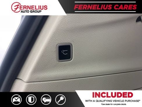 Used 2023 Chrysler Pacifica Limited FWD image 18