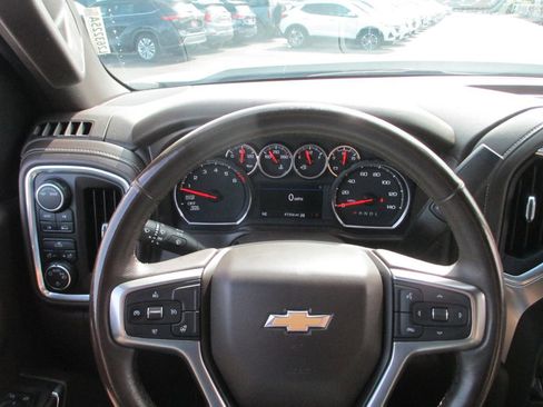 Used 2021 Chevrolet Silverado 1500 LT AWD/4WD image 29
