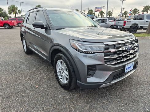 Used 2025 Ford Explorer Active RWD image 7