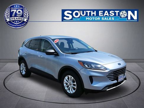 Used 2022 Ford Escape SE w/ Cold Weather Package AWD/4WD image 2