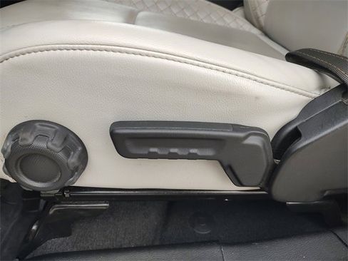 Certified 2022 Jeep Wrangler Unlimited Sahara image 31