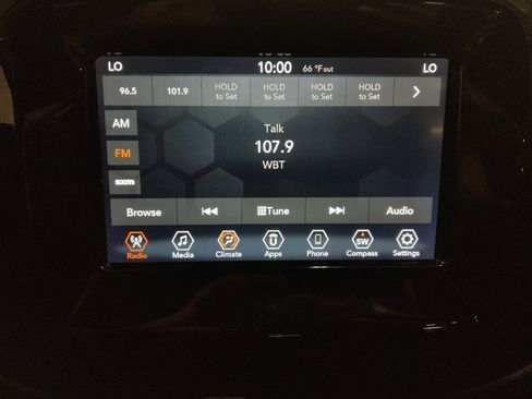 Used 2018 Jeep Compass Latitude w/ Popular Equipment Group FWD image 25
