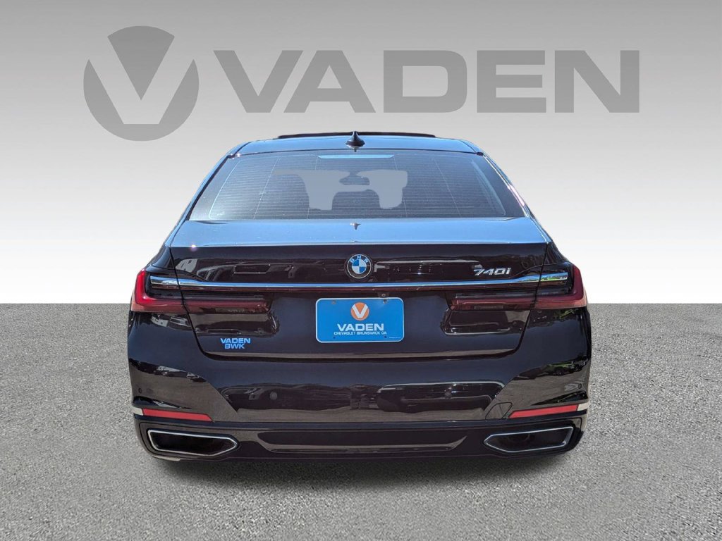 Used 2020 BMW 740i w/ Premium Package RWD image 25