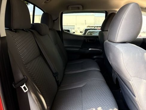 Used 2022 Toyota Tacoma SR5 RWD image 31