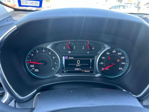 Used 2018 Chevrolet Equinox LT w/ Sun & Infotainment Package FWD image 3