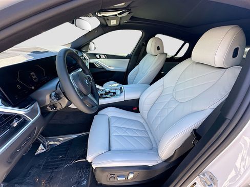 New 2026 BMW X6 xDrive40i w/ Executive Package image 16