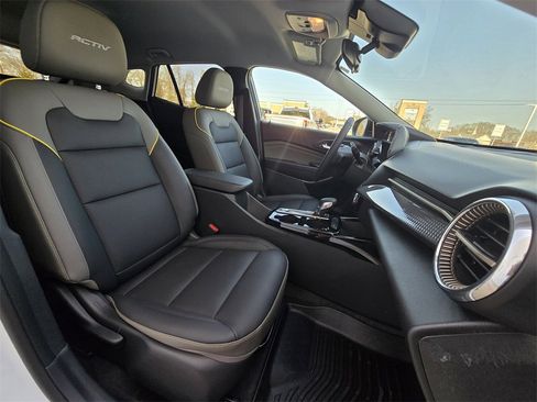 Used 2025 Chevrolet Trax ACTIV w/ Driver Confidence Package image 28