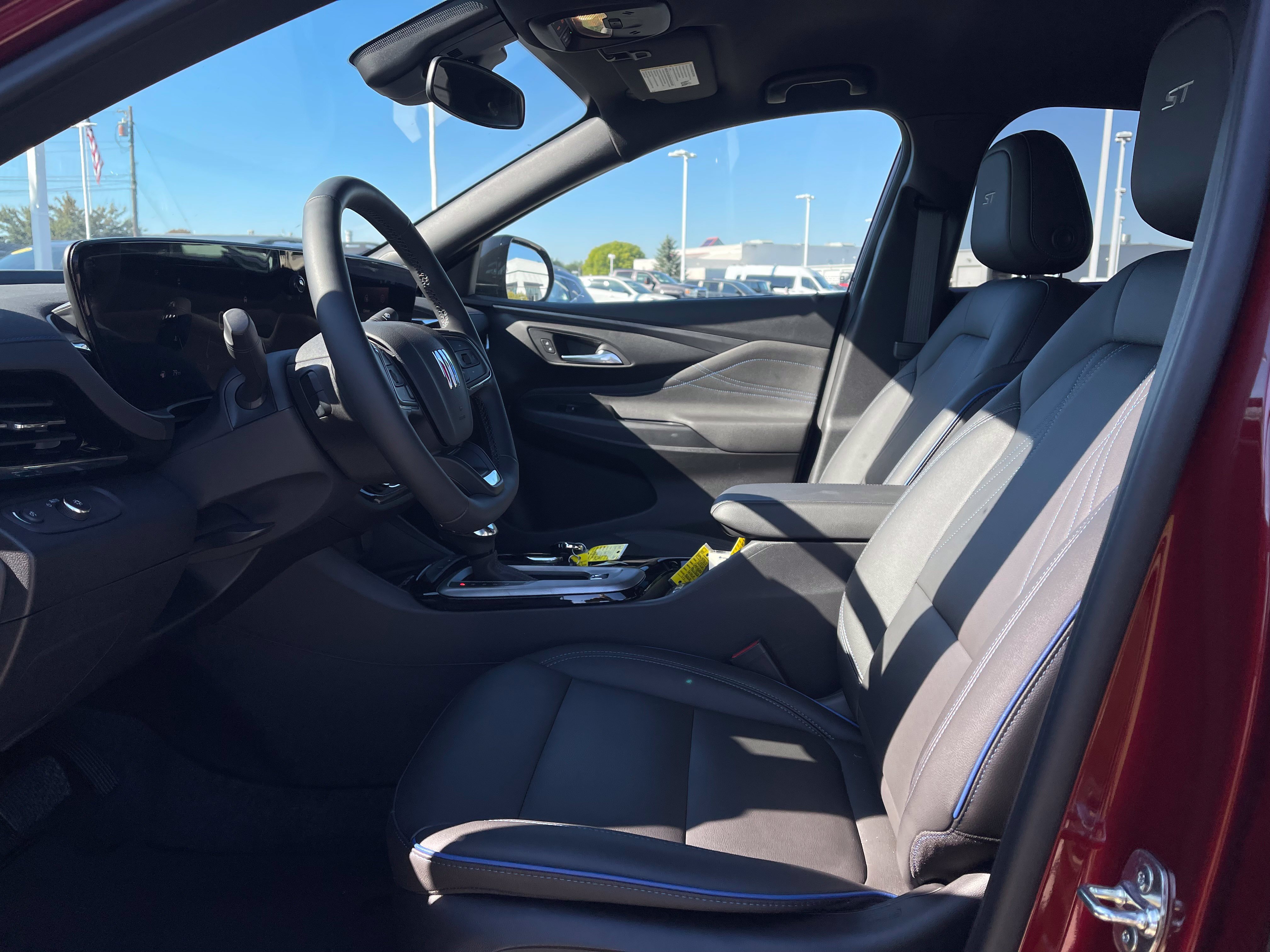 Used 2025 Buick Envista Sport Touring w/ Convenience I Package FWD image 13