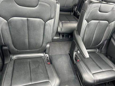 Used 2023 Jeep Grand Cherokee L Limited w/ Black Appearance Package image 20