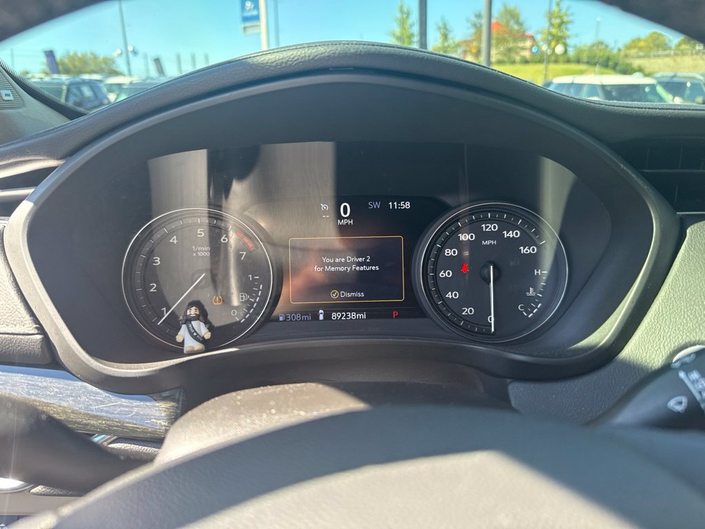 Used 2021 Cadillac XT4 Premium Luxury FWD image 5