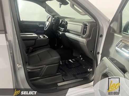 Used 2024 Chevrolet Silverado 1500 LT AWD/4WD image 12