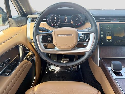 Used 2025 Land Rover Range Rover SE image 18